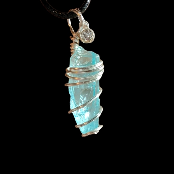 Blue Aura Quartz Crystal Wire Wrapped Necklace - Picture 4 of 4